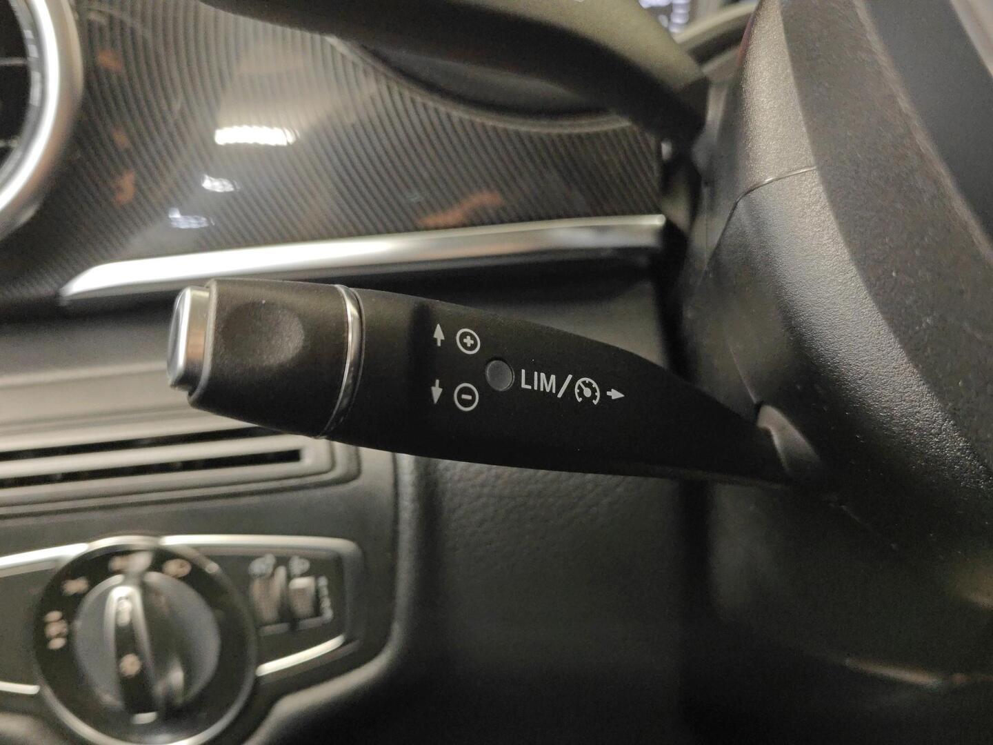 MERCEDES-BENZ V 2015