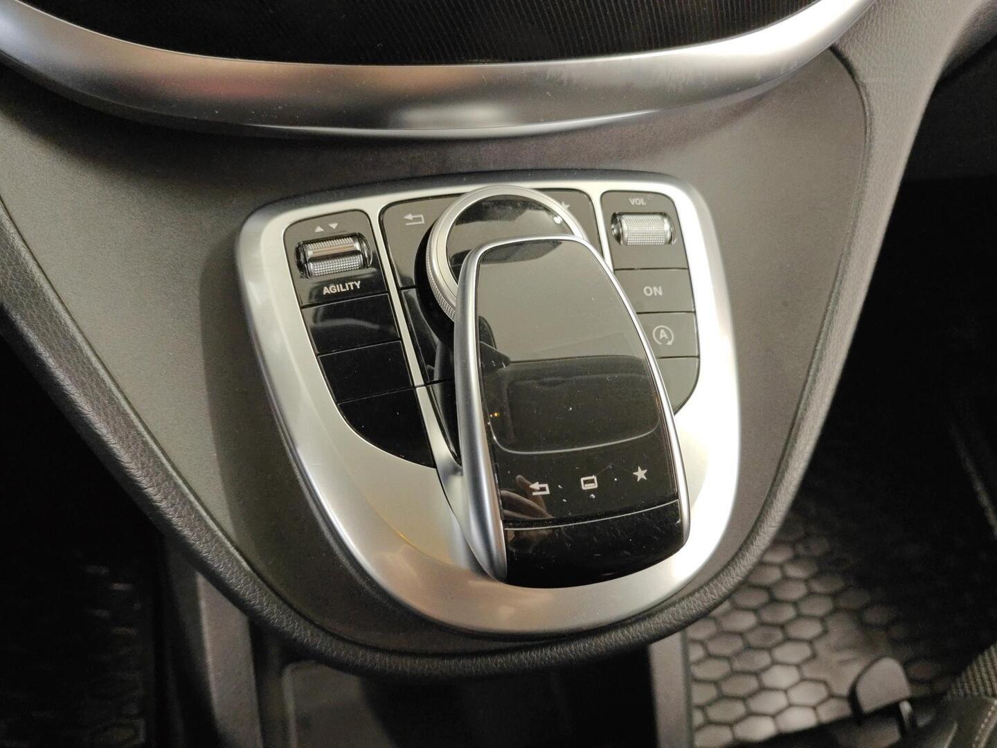 MERCEDES-BENZ V 2015