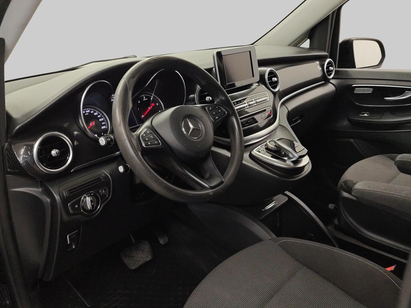 MERCEDES-BENZ V 2015