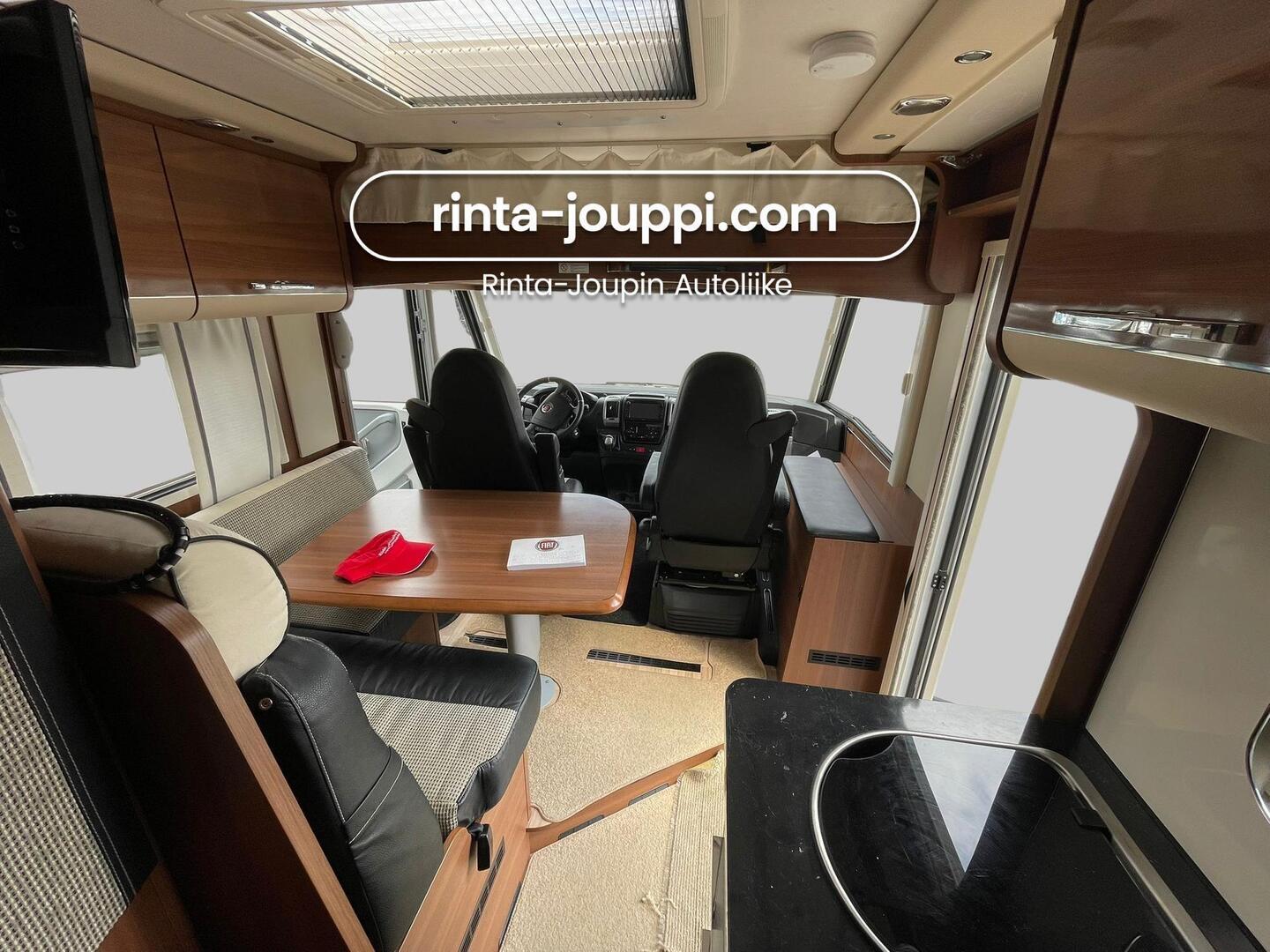 LMC EXPLORER I 680 2015