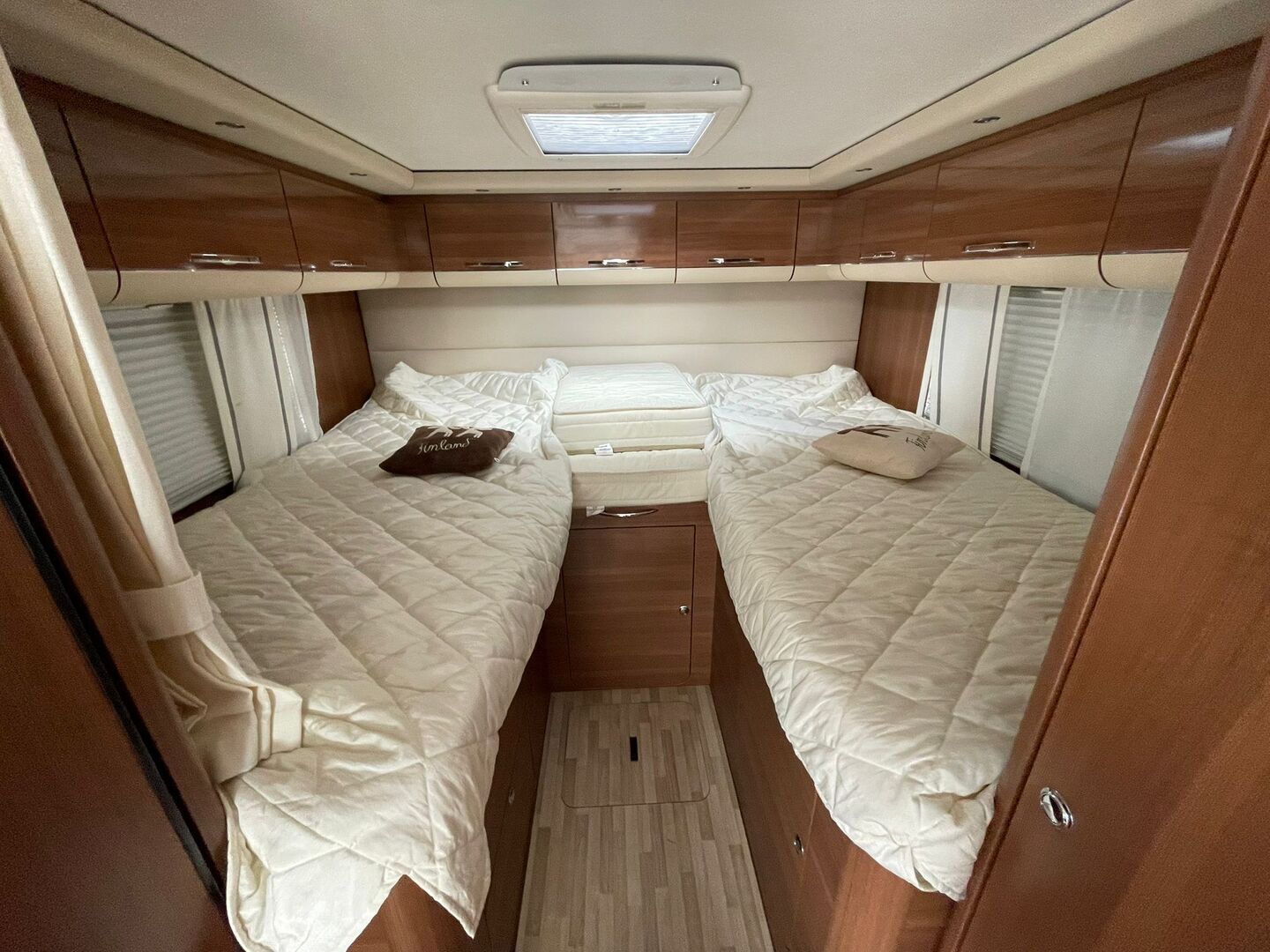 LMC EXPLORER I 680 2015