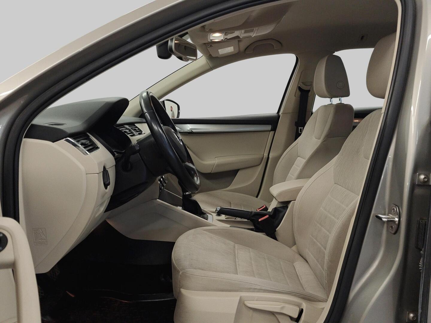 SKODA OCTAVIA 2015