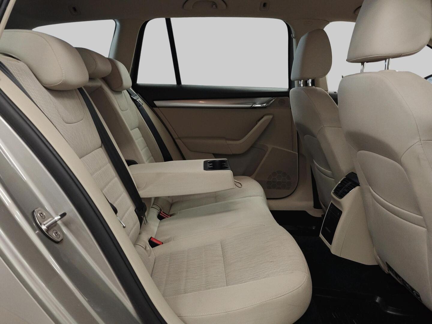 SKODA OCTAVIA 2015