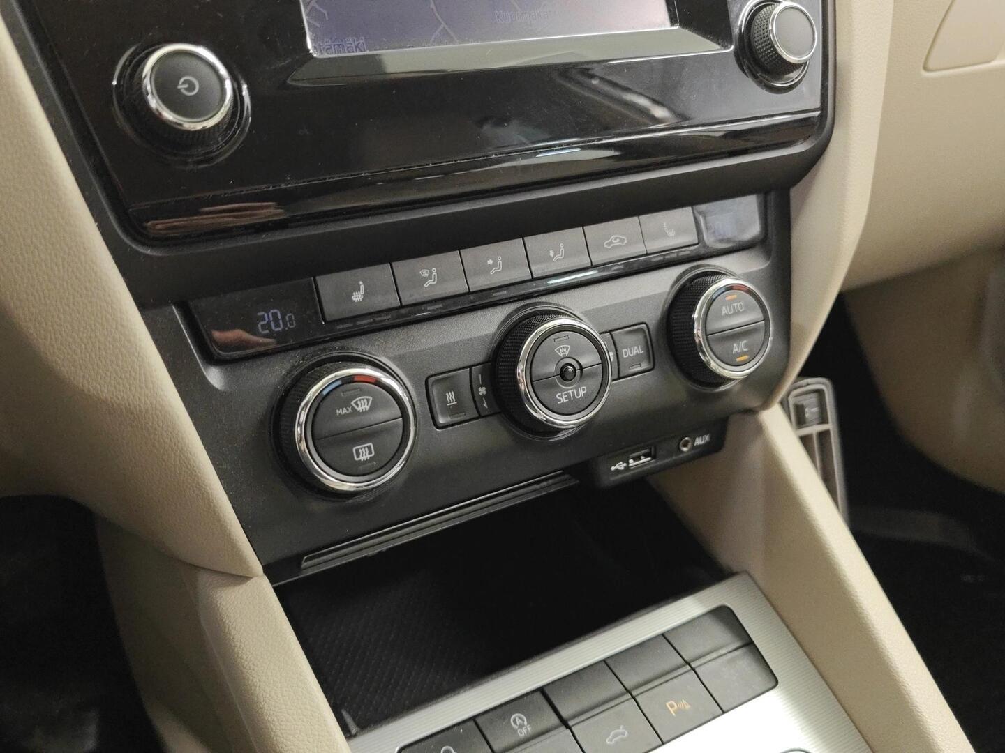 SKODA OCTAVIA 2015