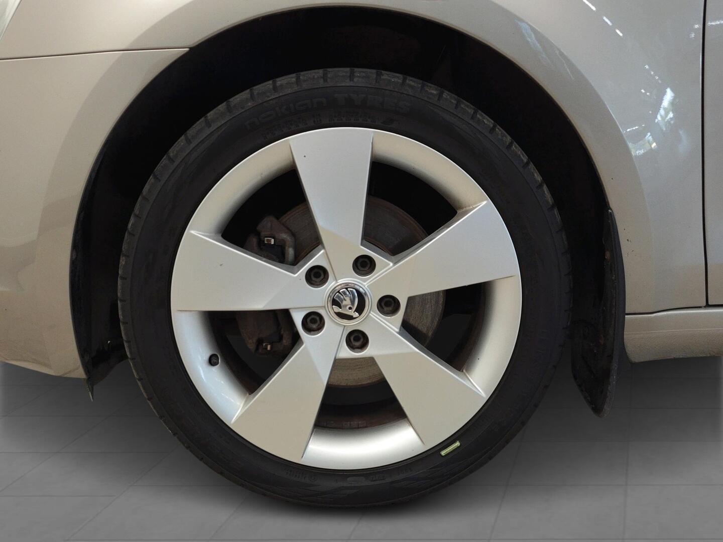 SKODA OCTAVIA 2015