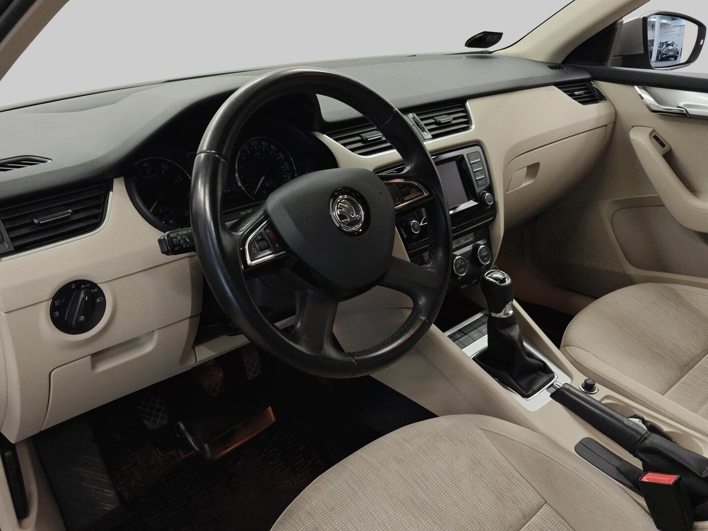 SKODA OCTAVIA 2015