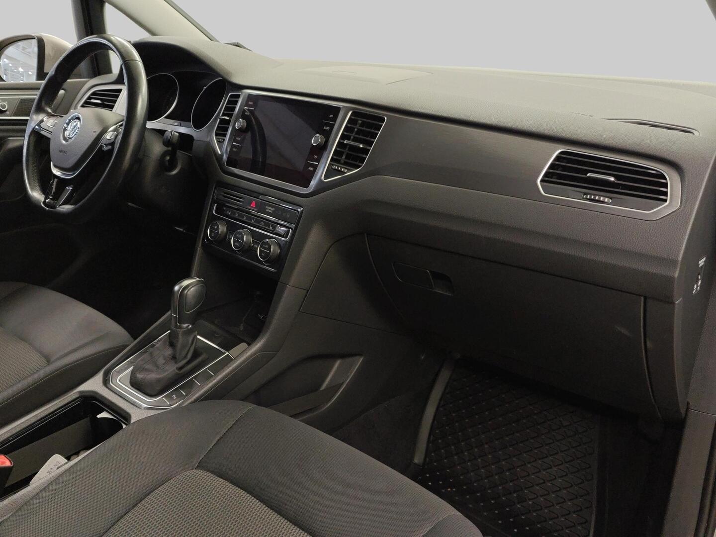 VOLKSWAGEN Golf Sportsvan 2019