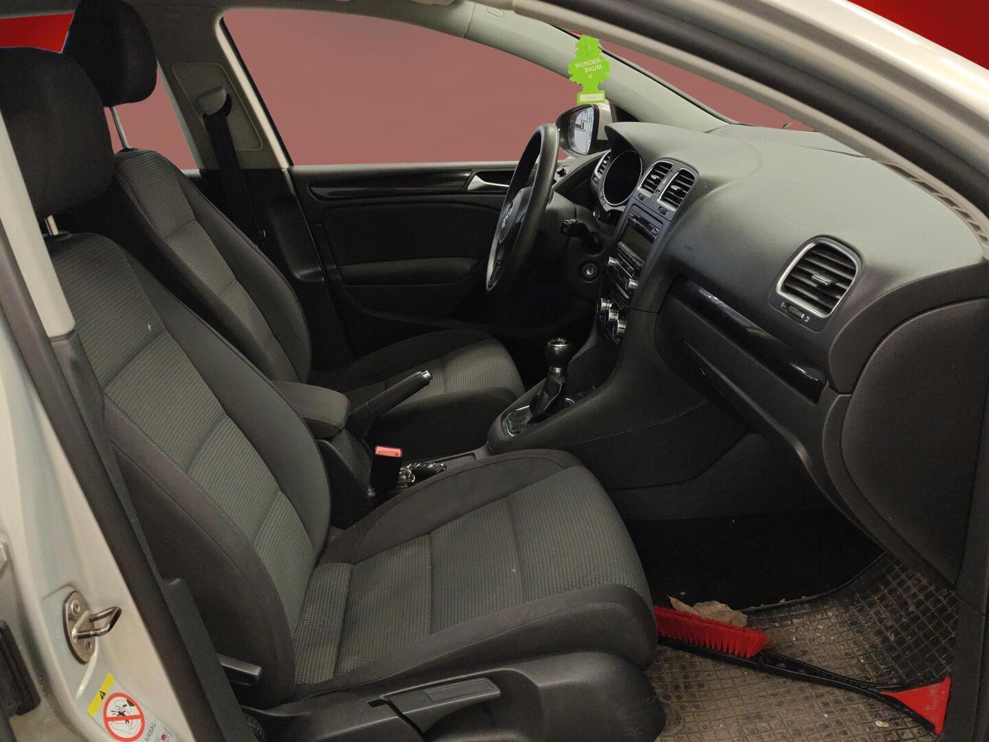 VOLKSWAGEN Golf 2010