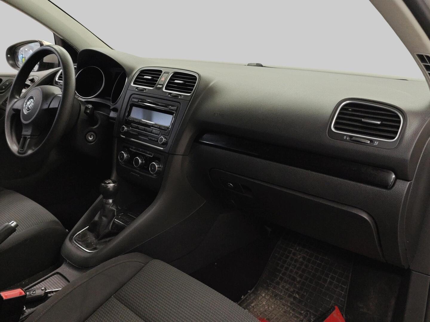 VOLKSWAGEN Golf 2010