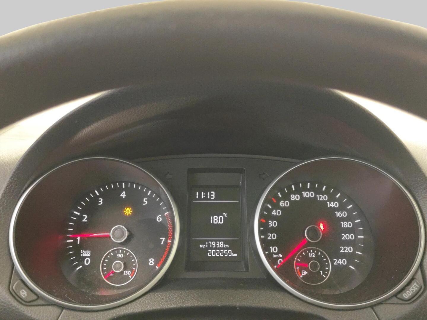 VOLKSWAGEN Golf 2010