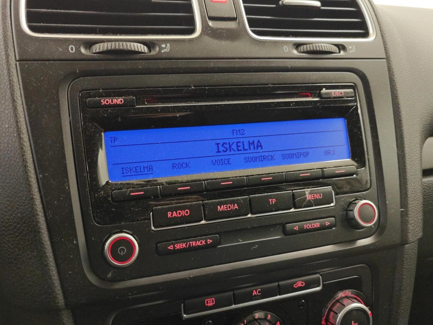 VOLKSWAGEN Golf 2010