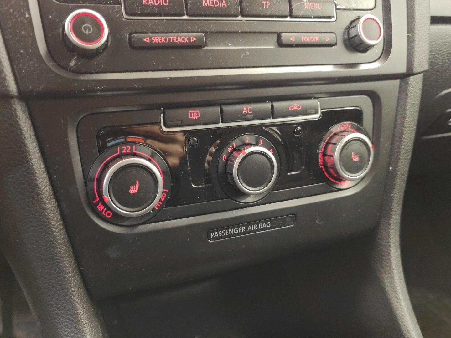 VOLKSWAGEN Golf 2010