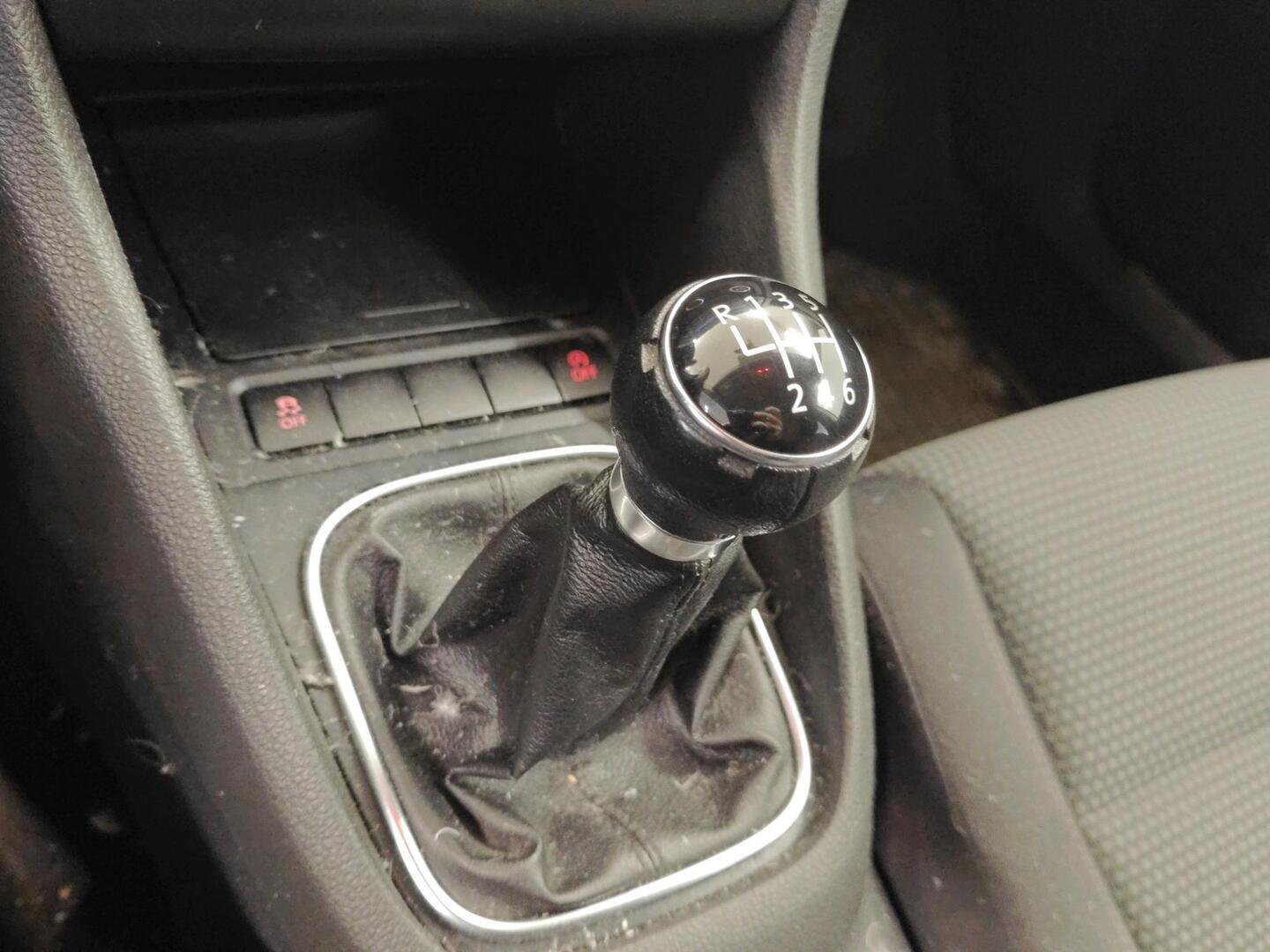 VOLKSWAGEN Golf 2010