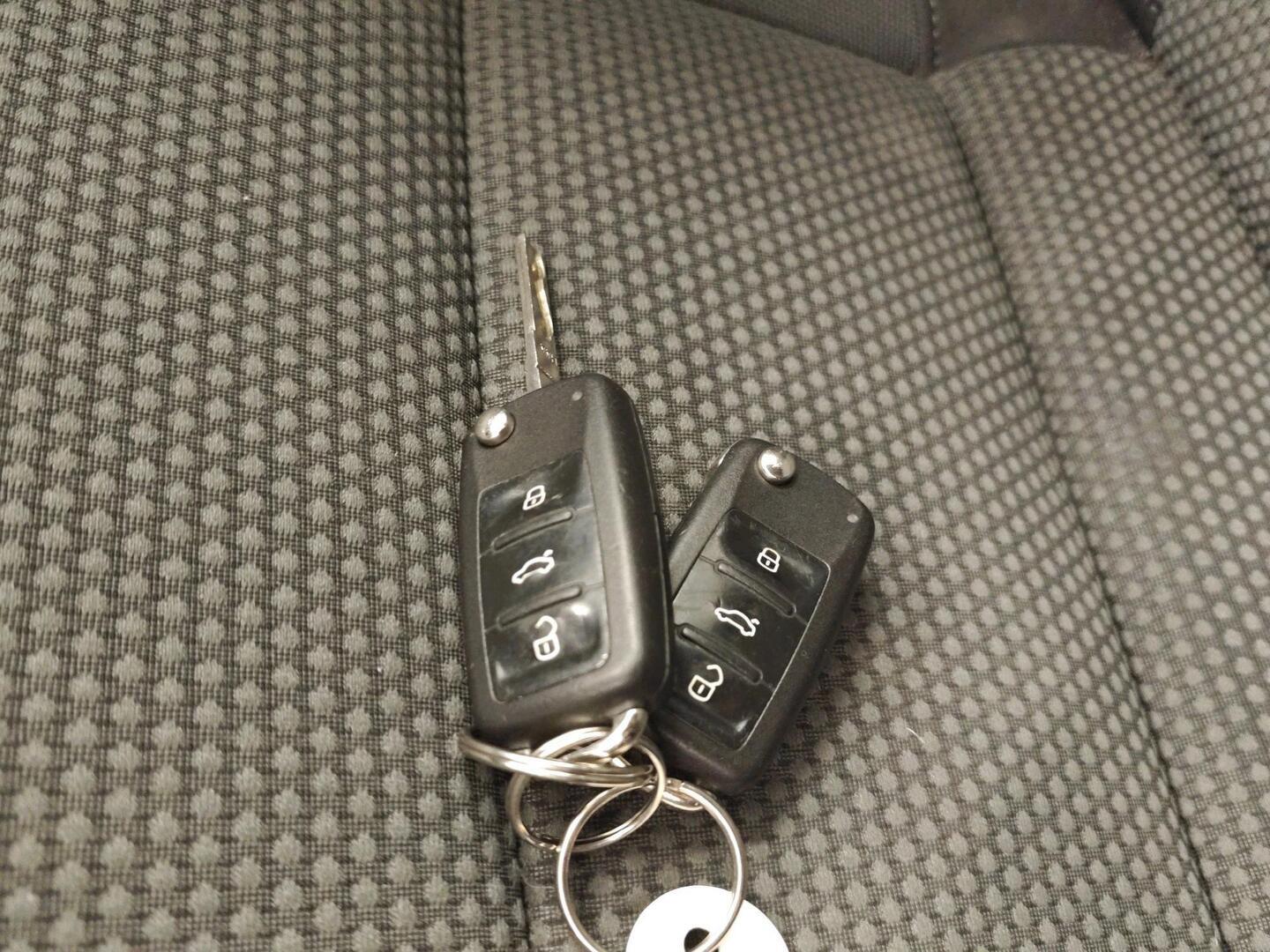 VOLKSWAGEN Golf 2010