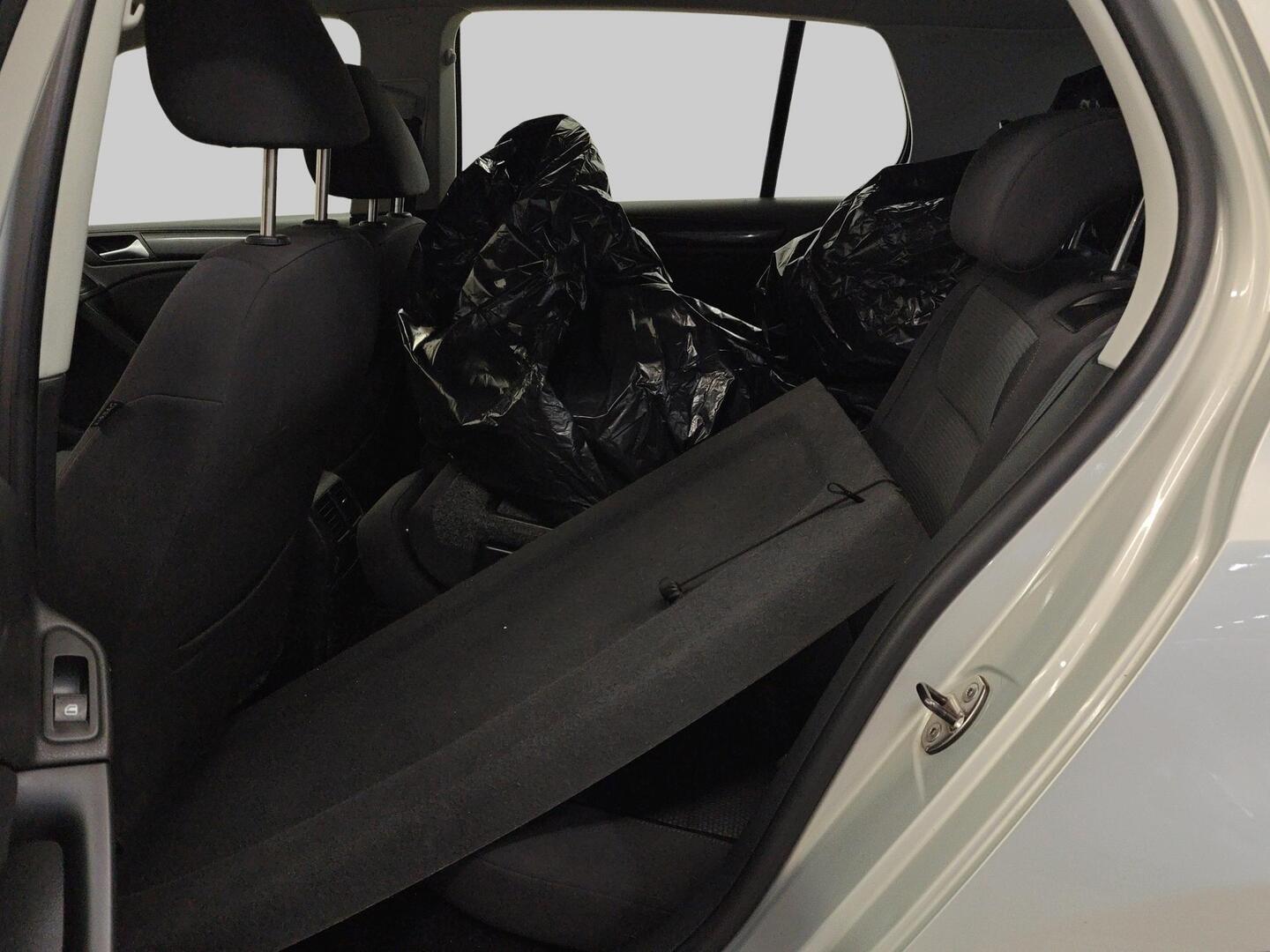 VOLKSWAGEN Golf 2010