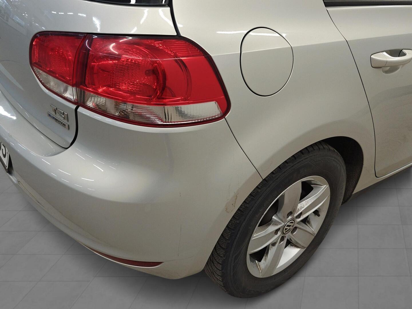 VOLKSWAGEN Golf 2010