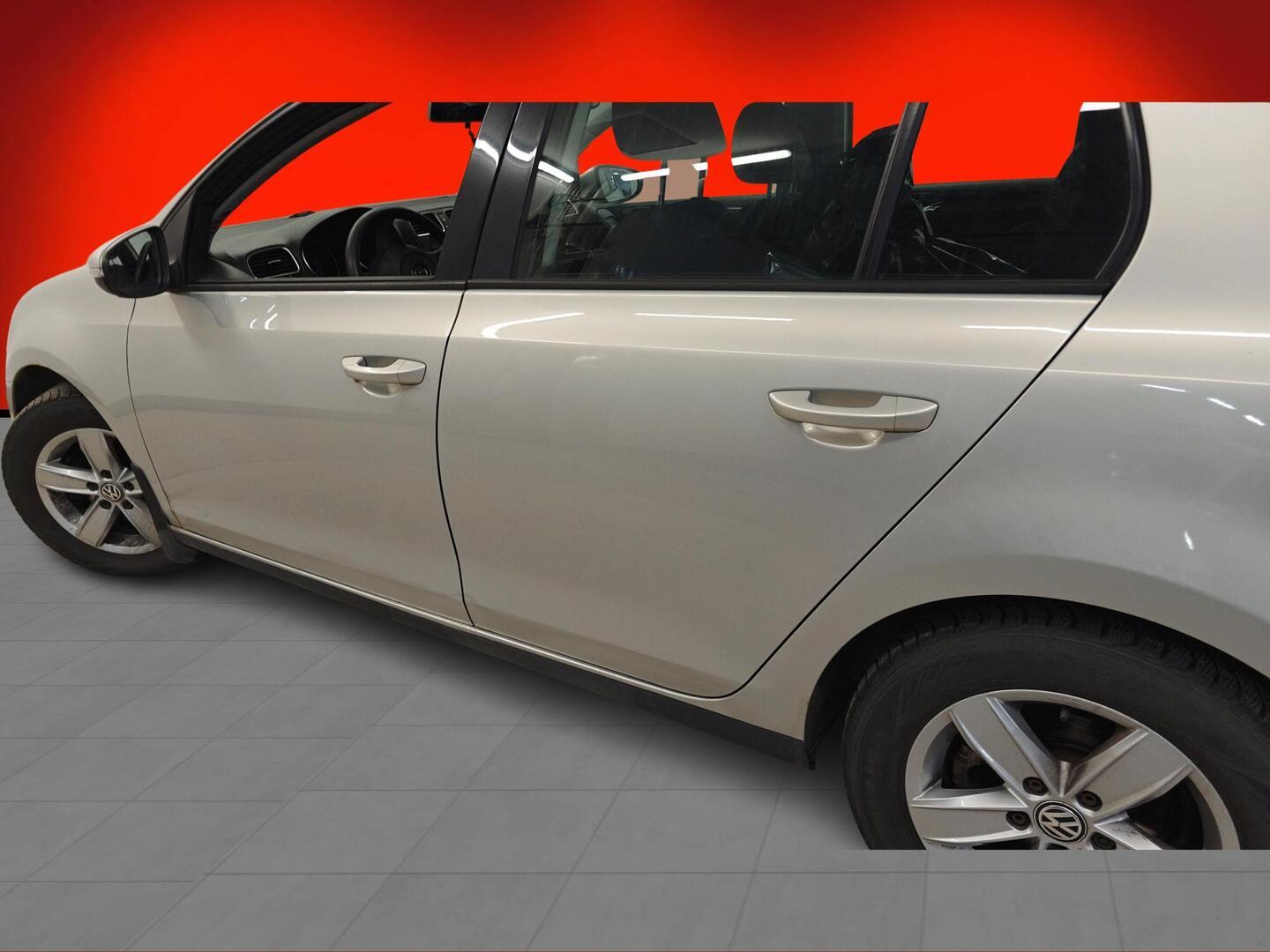 VOLKSWAGEN Golf 2010