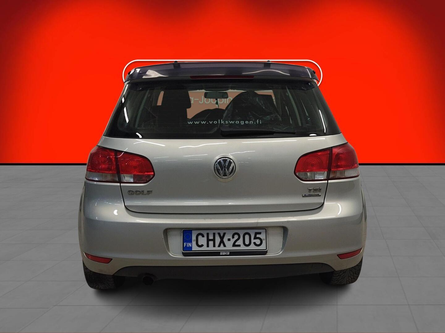 VOLKSWAGEN Golf 2010