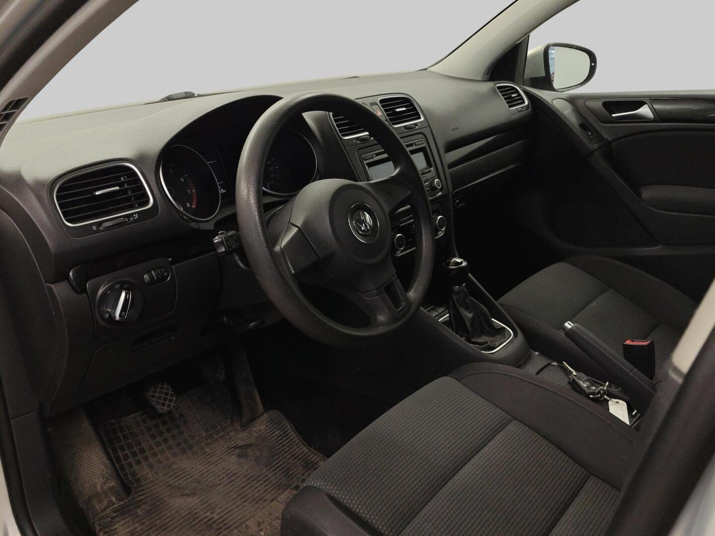 VOLKSWAGEN Golf 2010