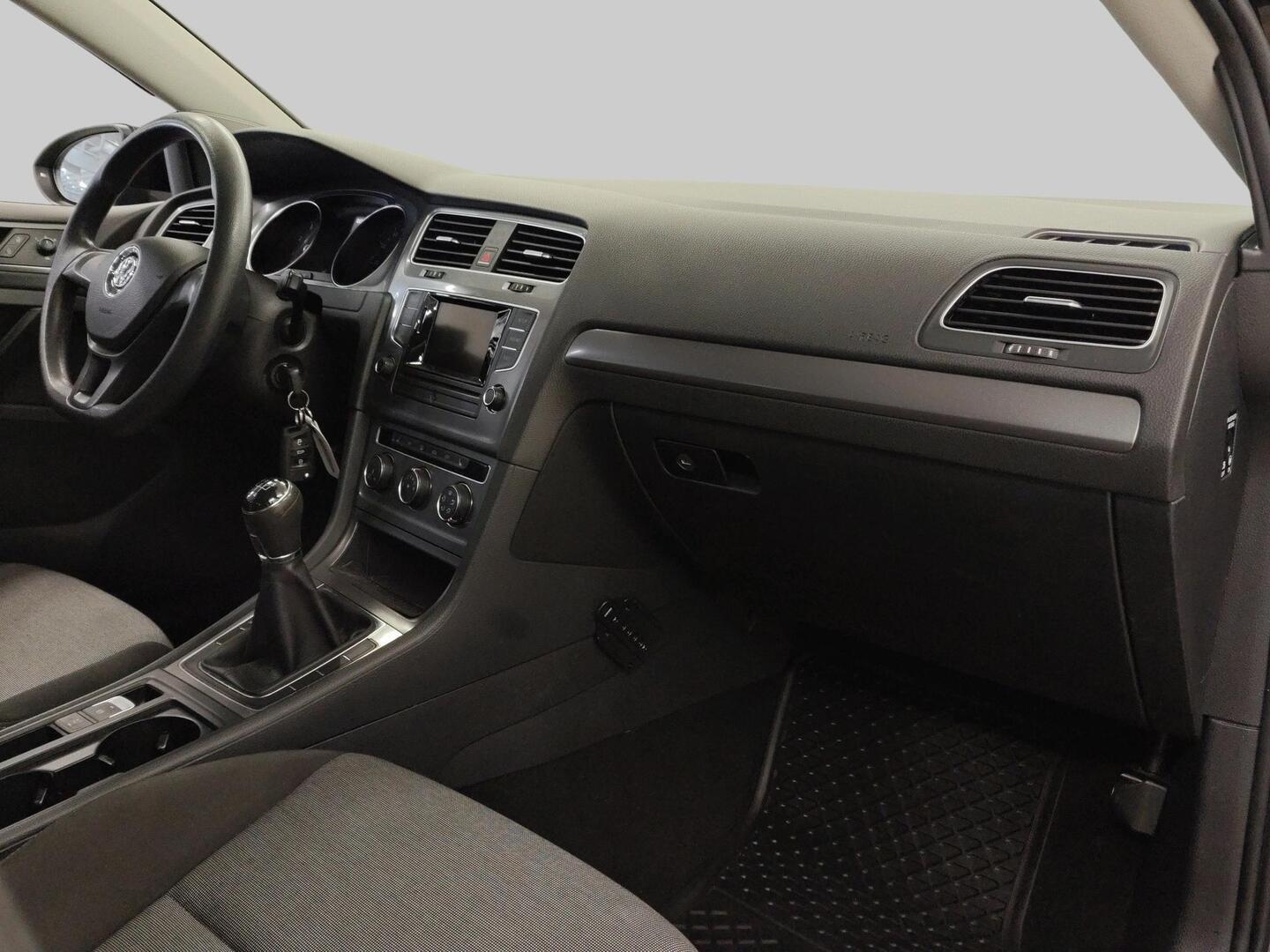 VOLKSWAGEN Golf 2014