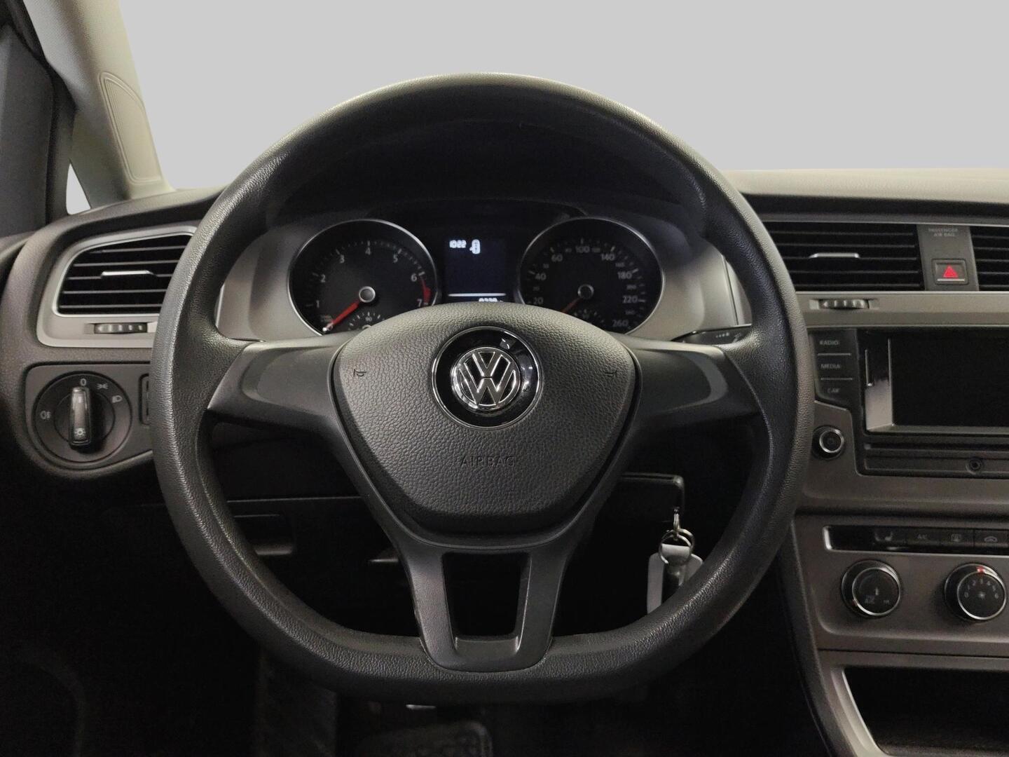 VOLKSWAGEN Golf 2014