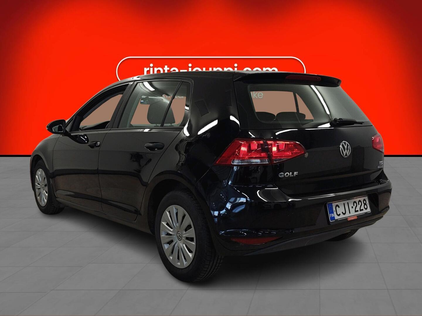 VOLKSWAGEN Golf 2014