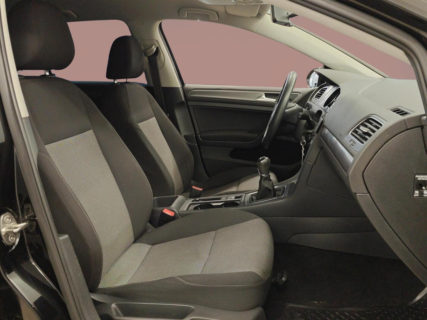 VOLKSWAGEN Golf 2015