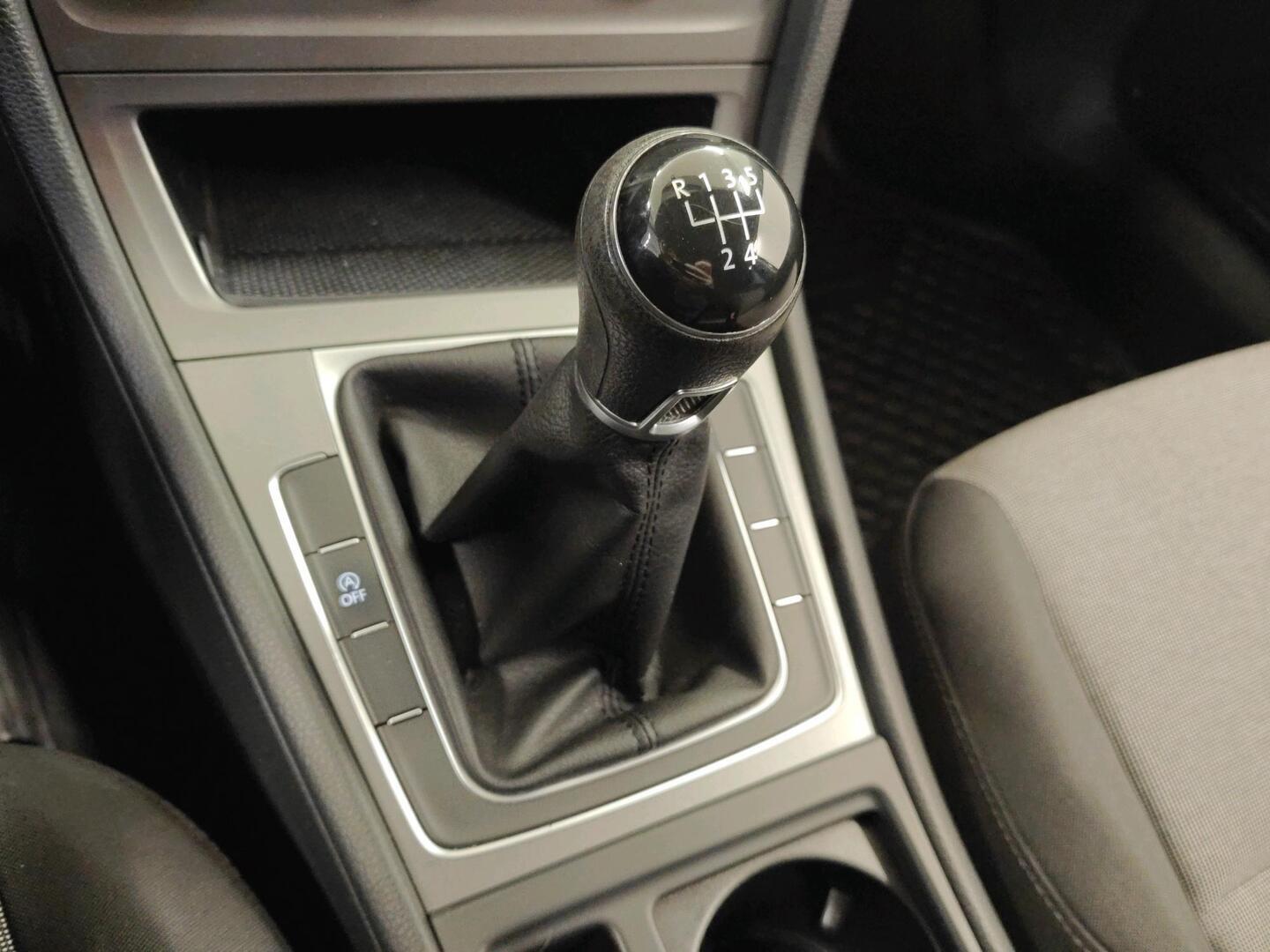 VOLKSWAGEN Golf 2015