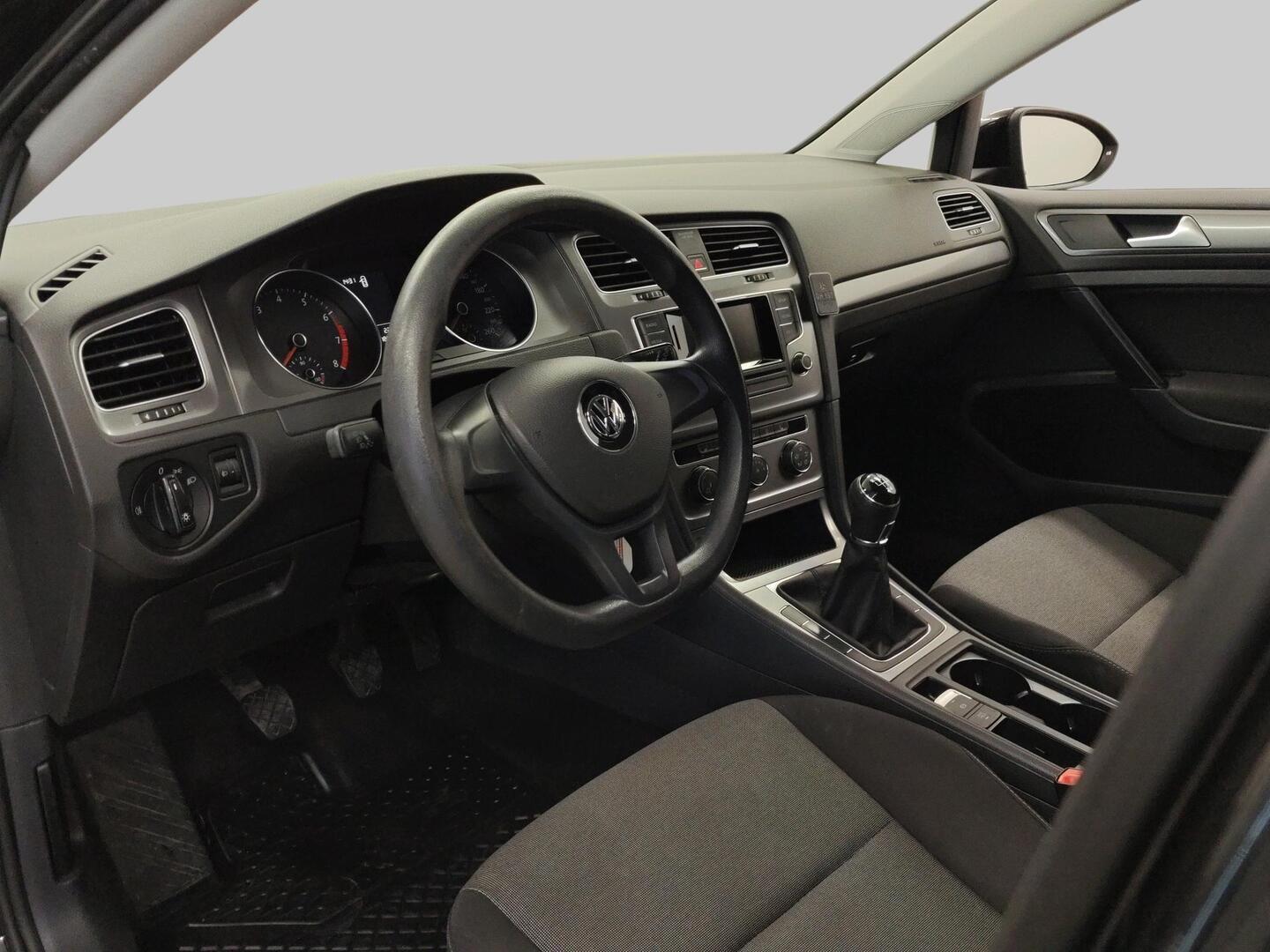 VOLKSWAGEN Golf 2015