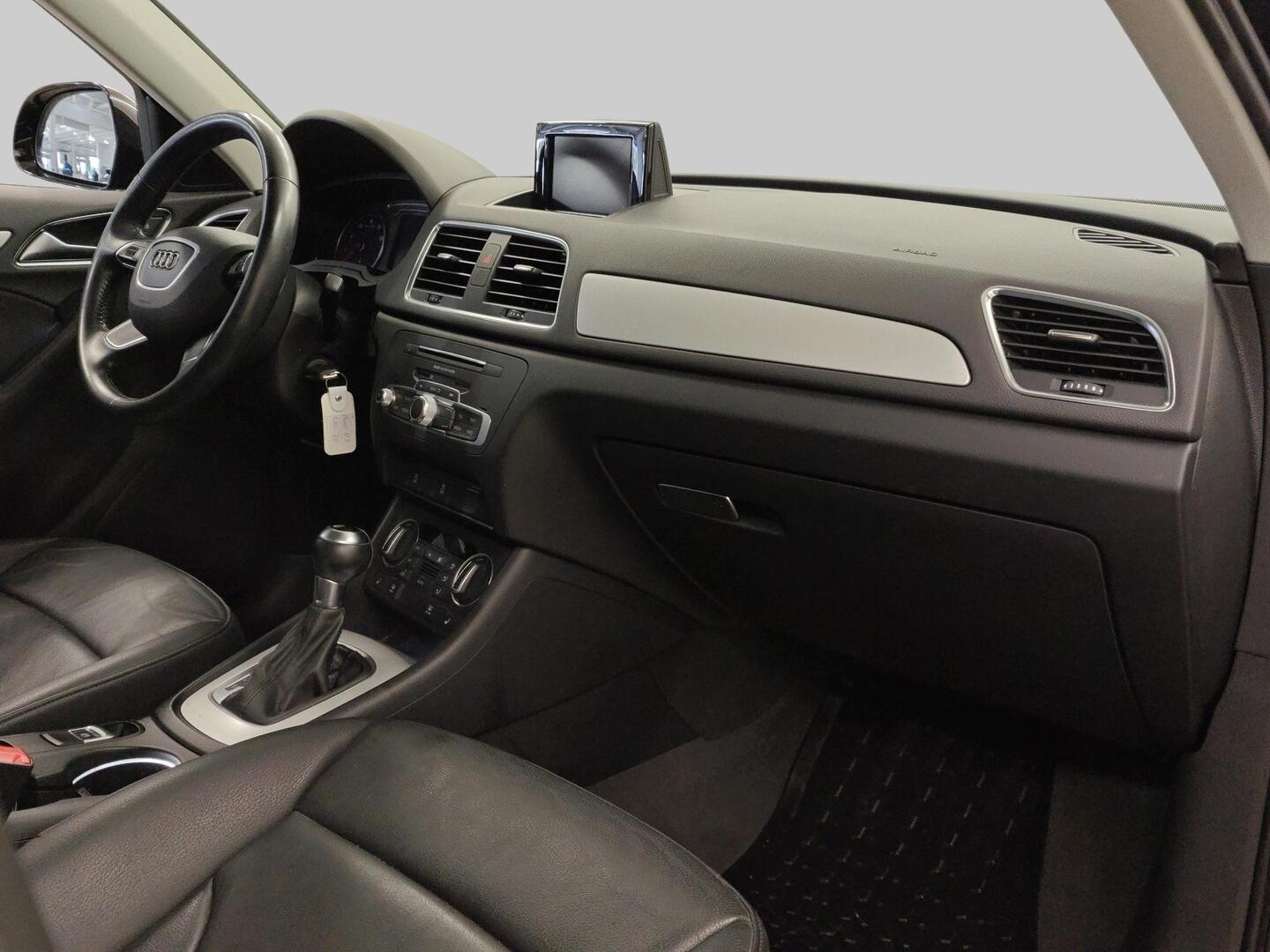 AUDI Q3 2016