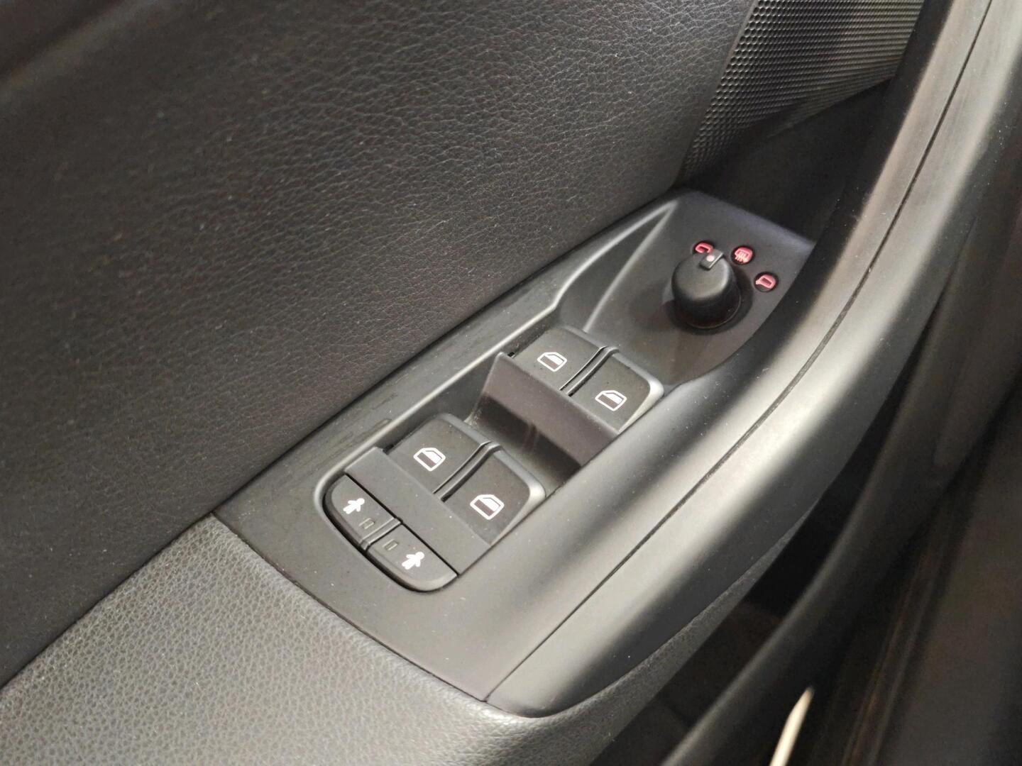 AUDI Q3 2016