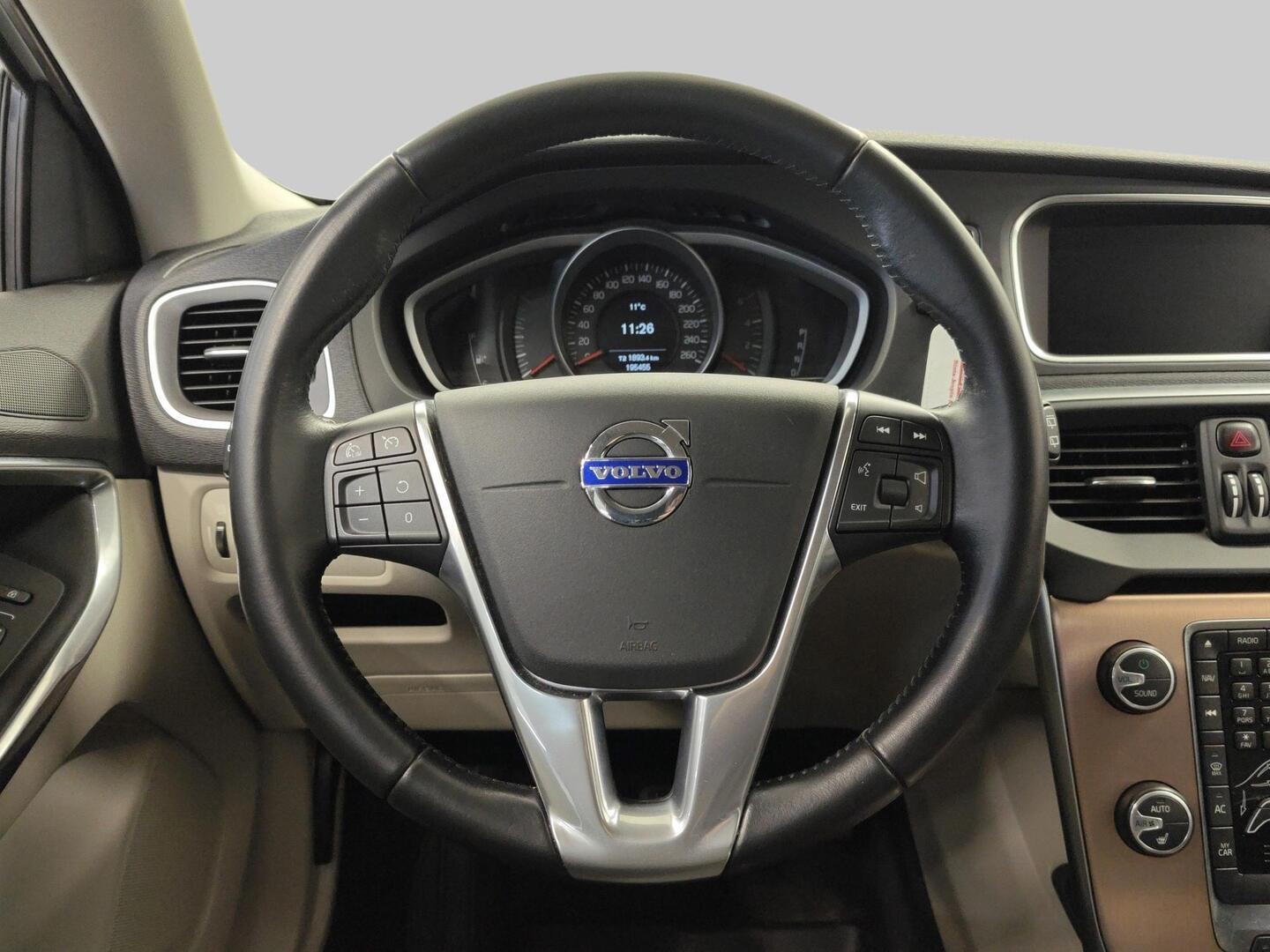 VOLVO V40 Cross Country 2016
