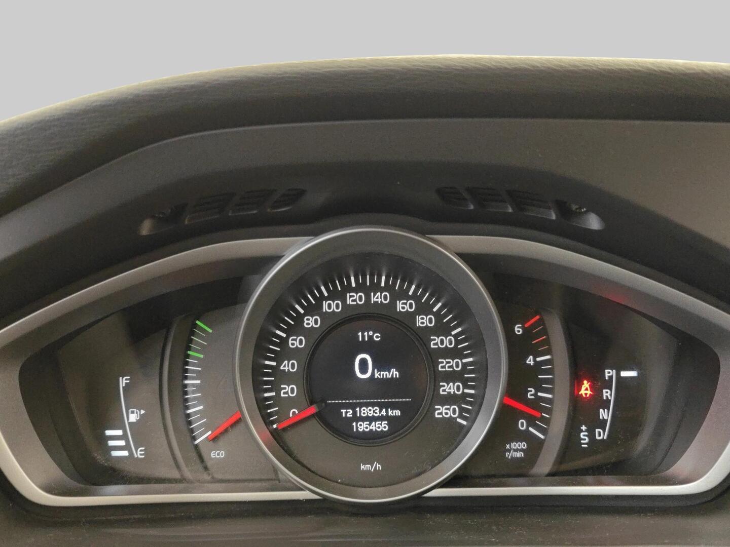 VOLVO V40 Cross Country 2016