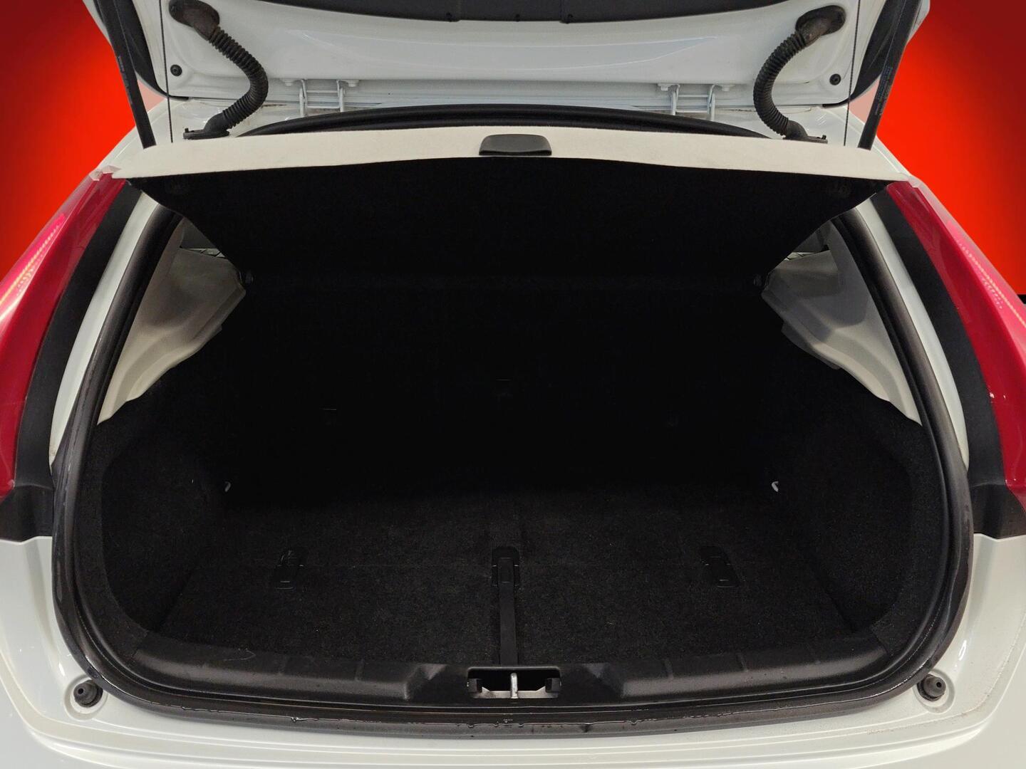 VOLVO V40 Cross Country 2016