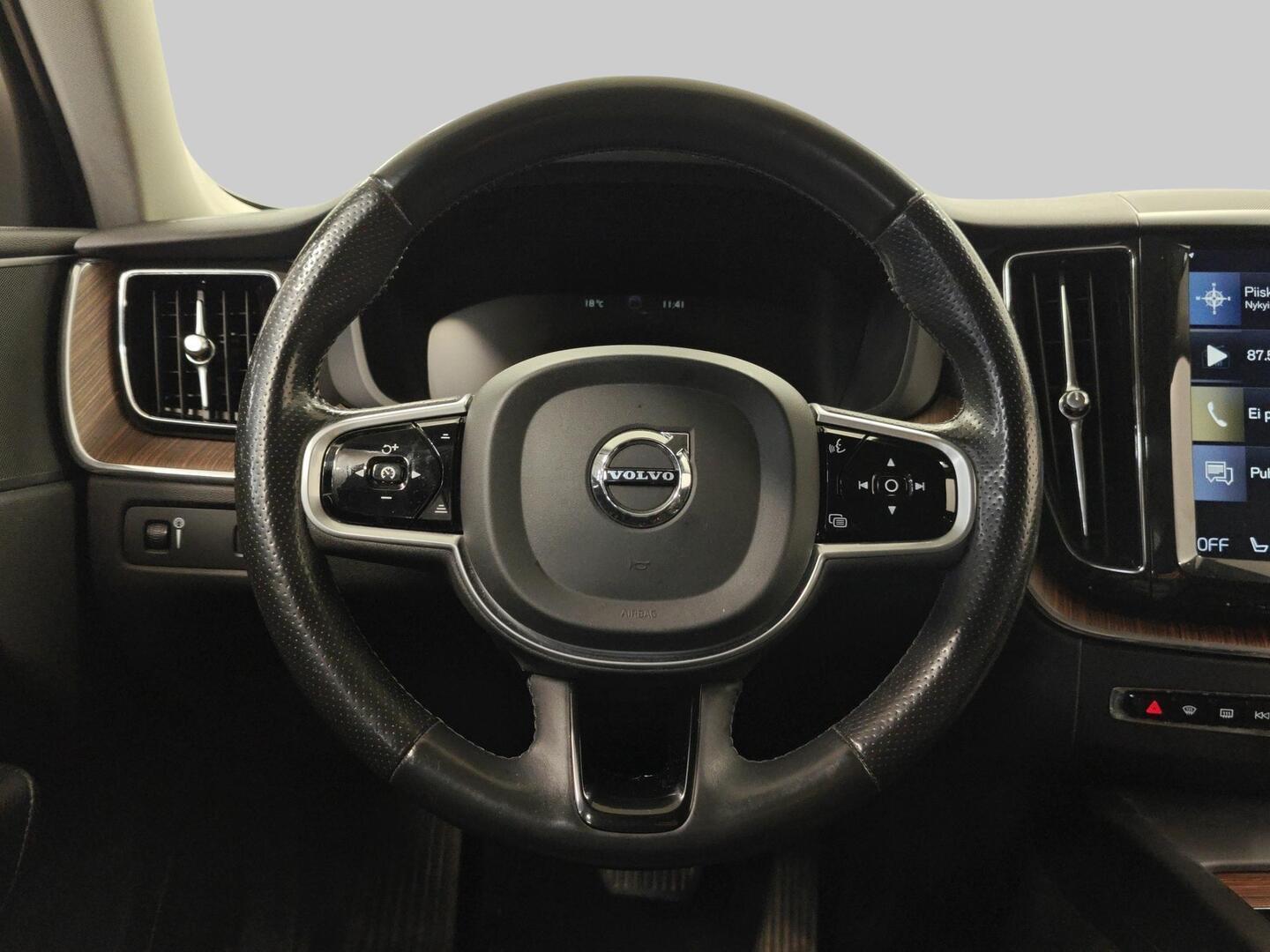 VOLVO XC60 2017