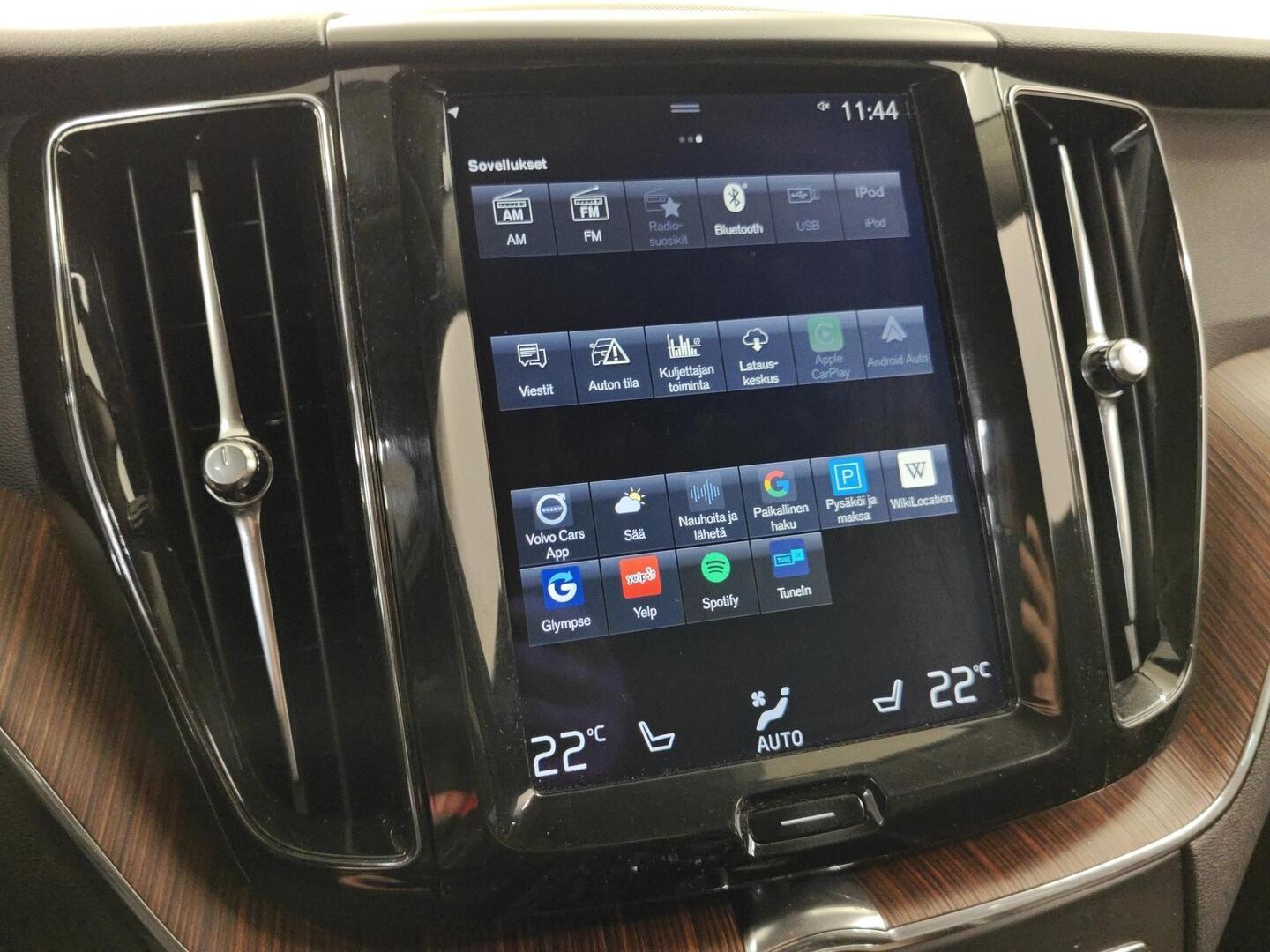 VOLVO XC60 2017