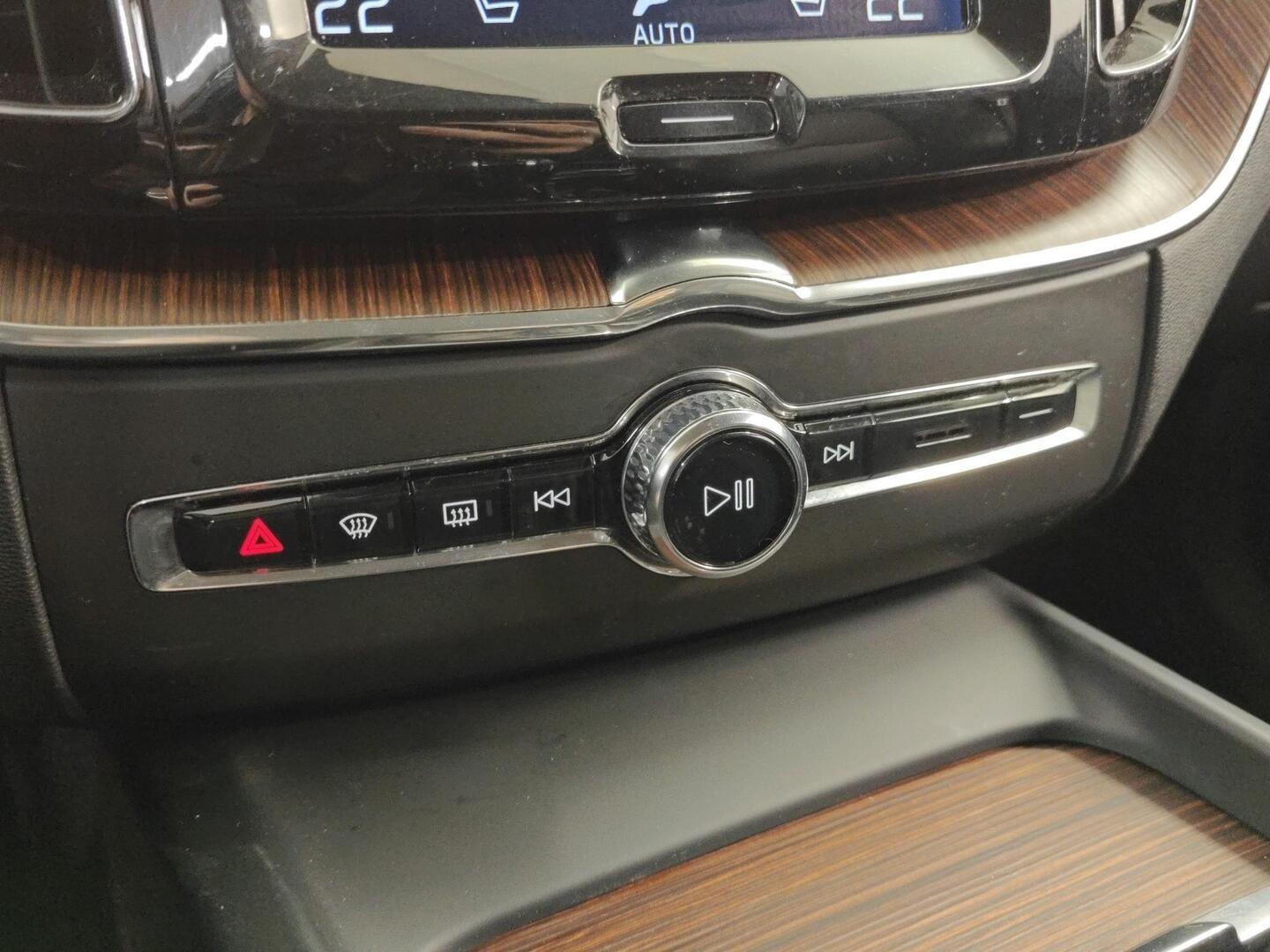 VOLVO XC60 2017