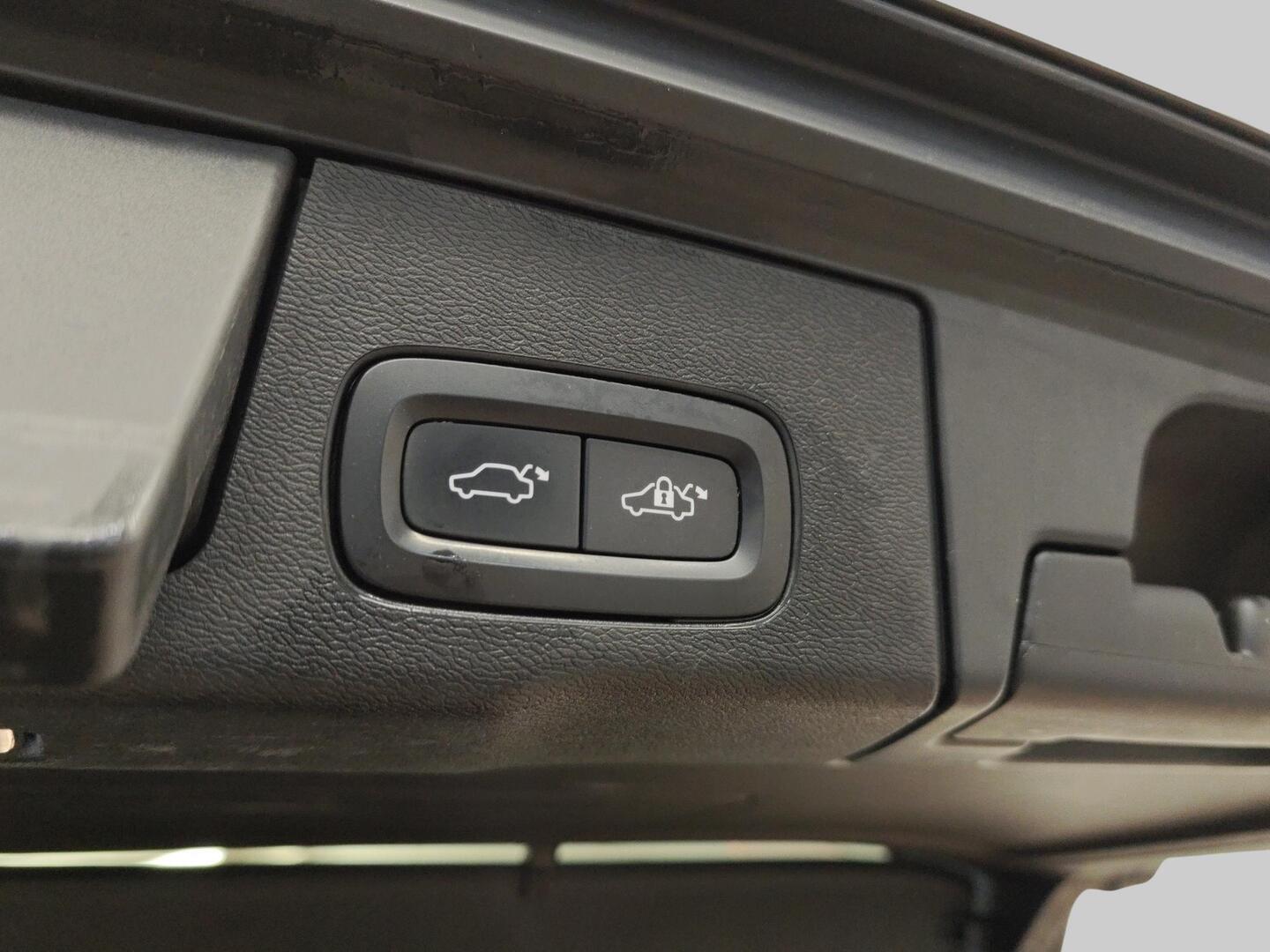 VOLVO XC60 2017