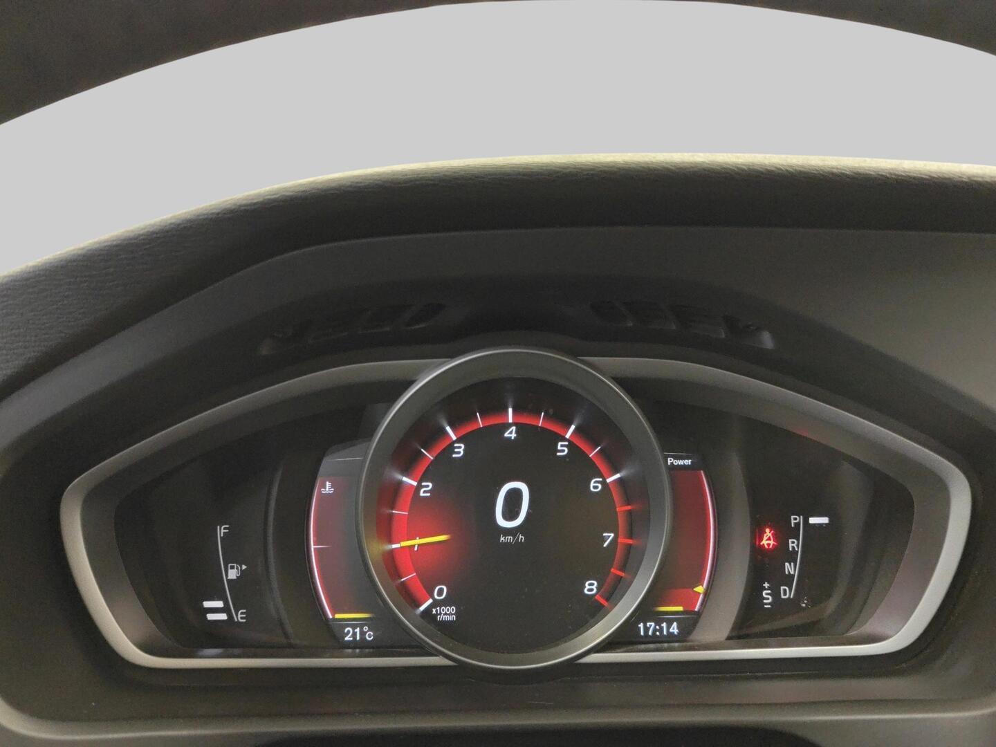 VOLVO V40 2018