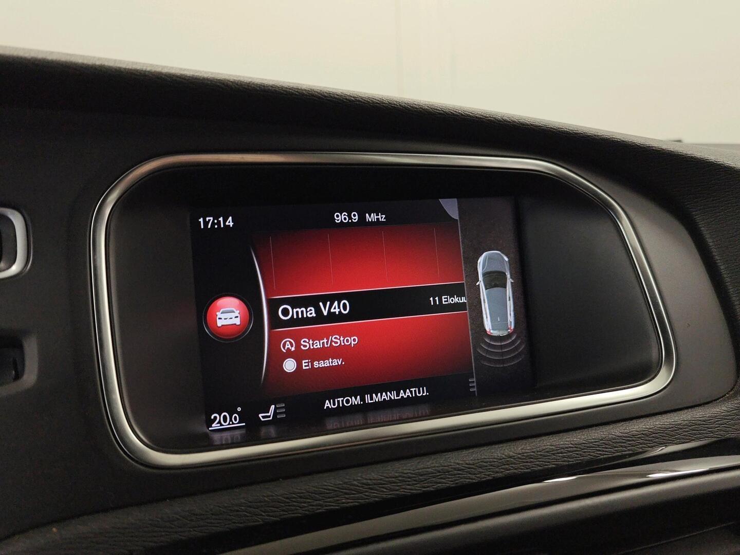 VOLVO V40 2018
