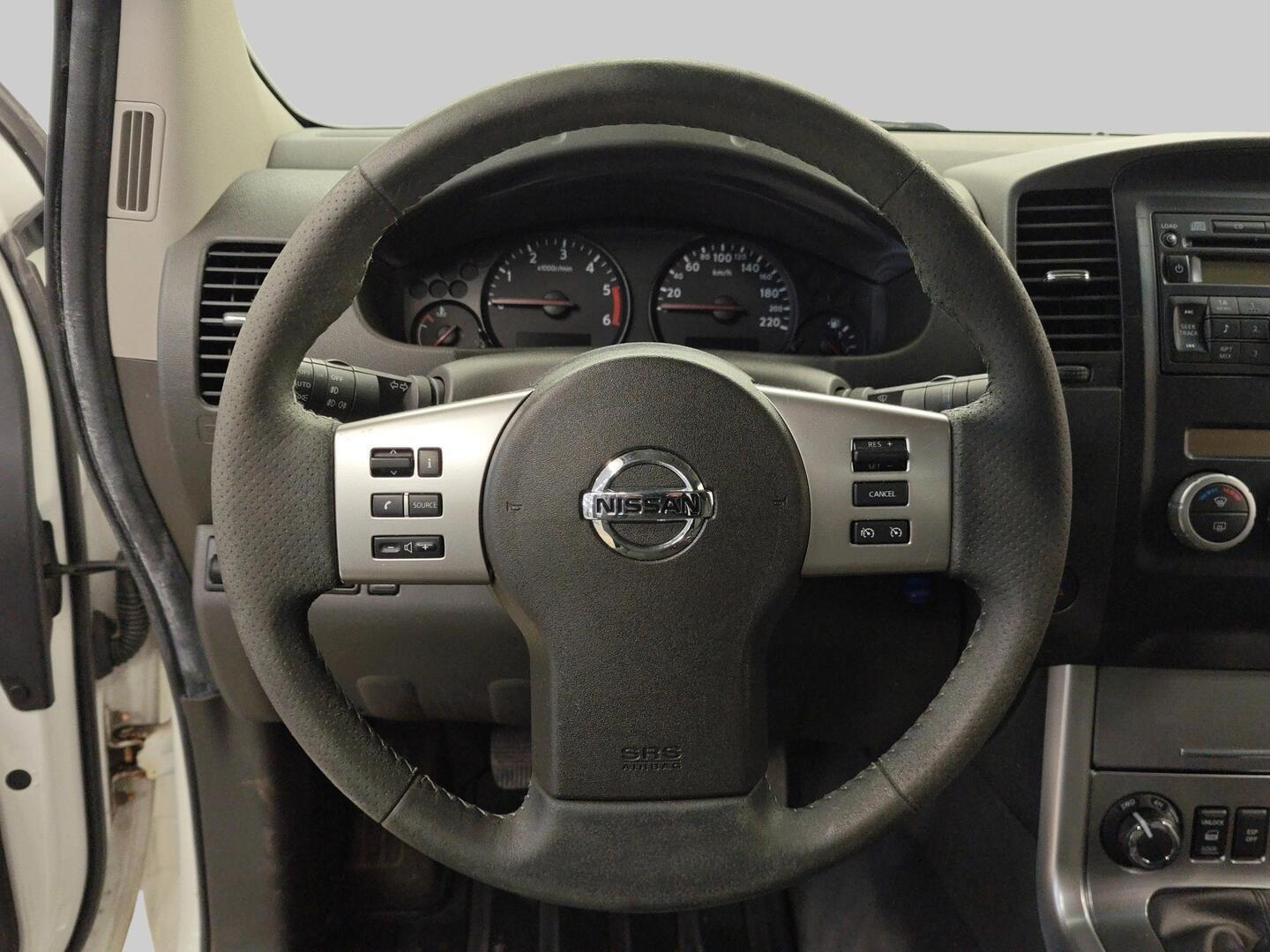 NISSAN Navara 2010