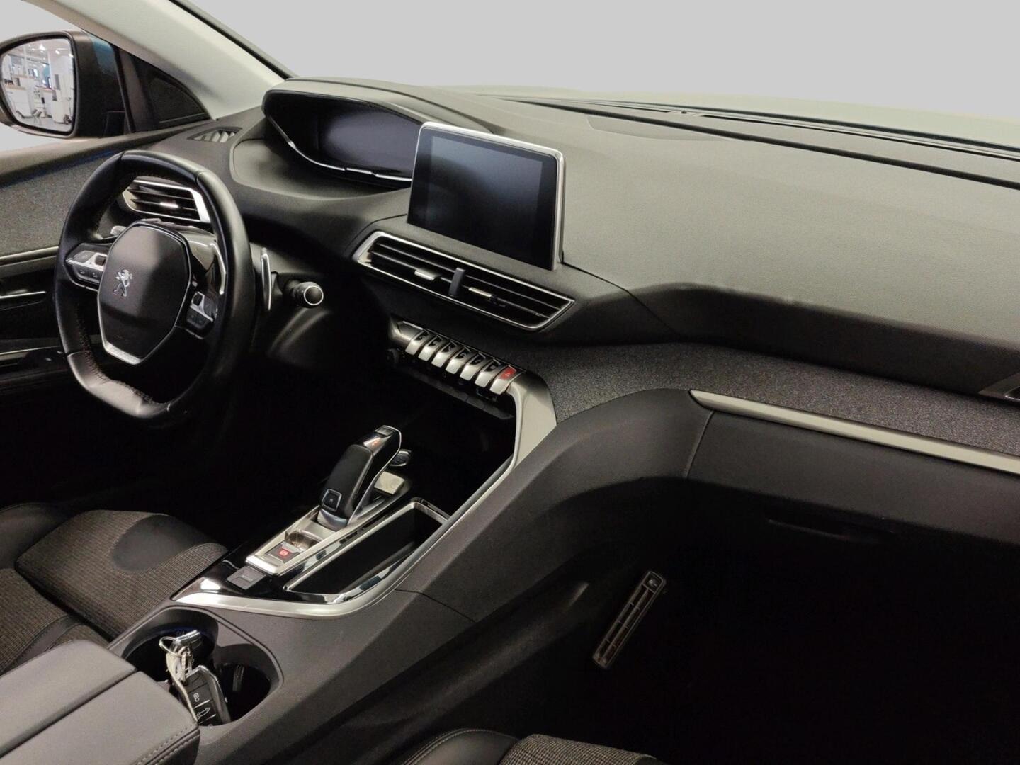 PEUGEOT 5008 2019