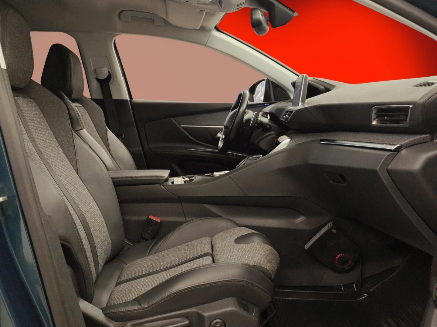 PEUGEOT 5008 2019