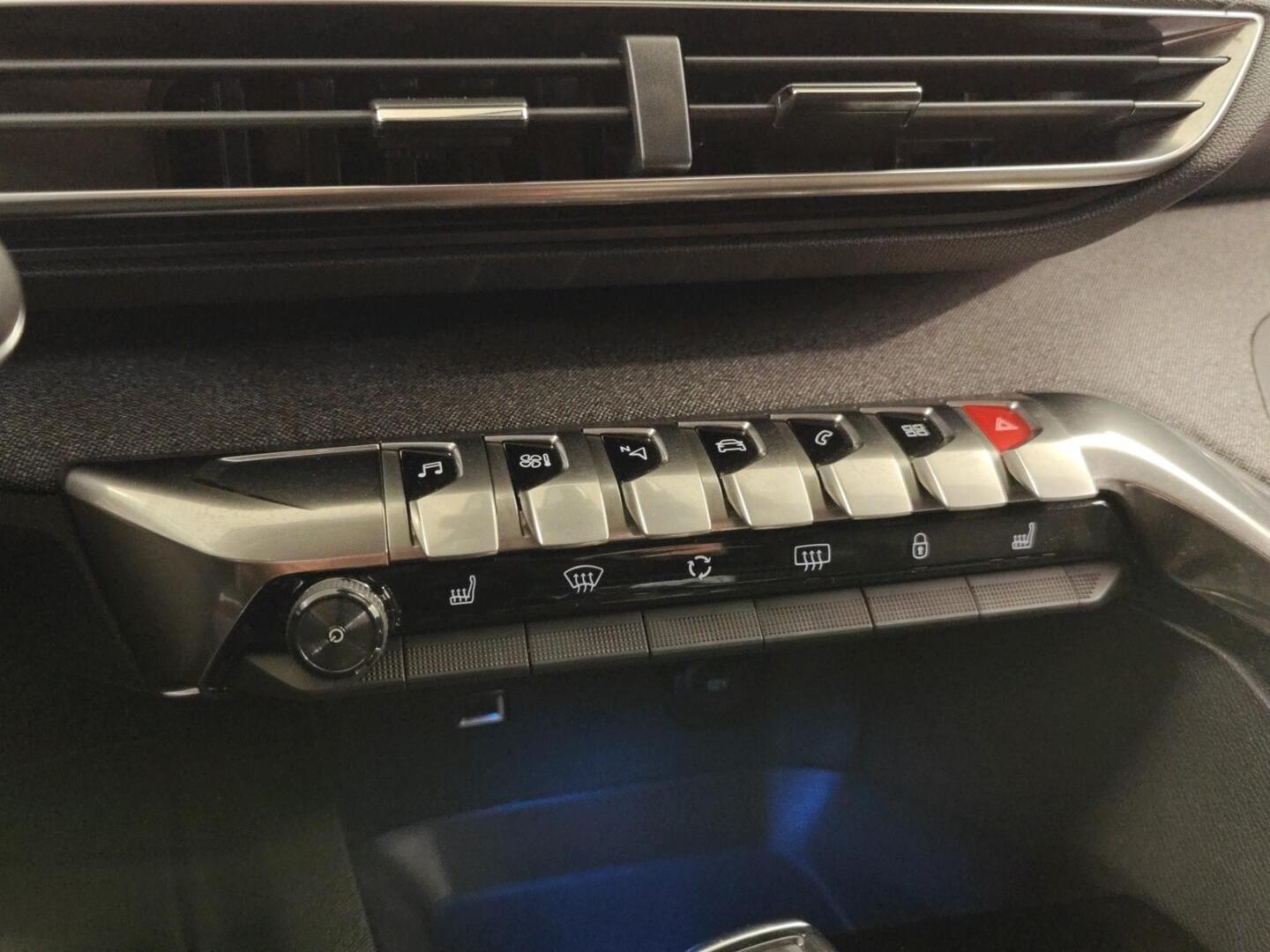 PEUGEOT 5008 2019
