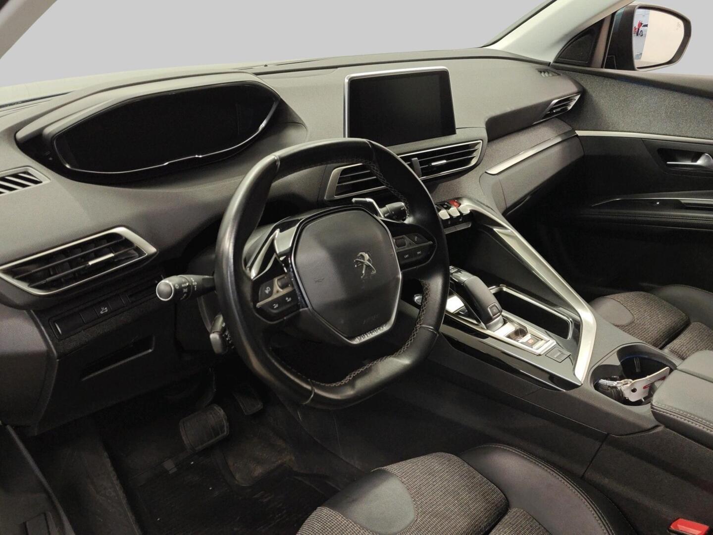 PEUGEOT 5008 2019