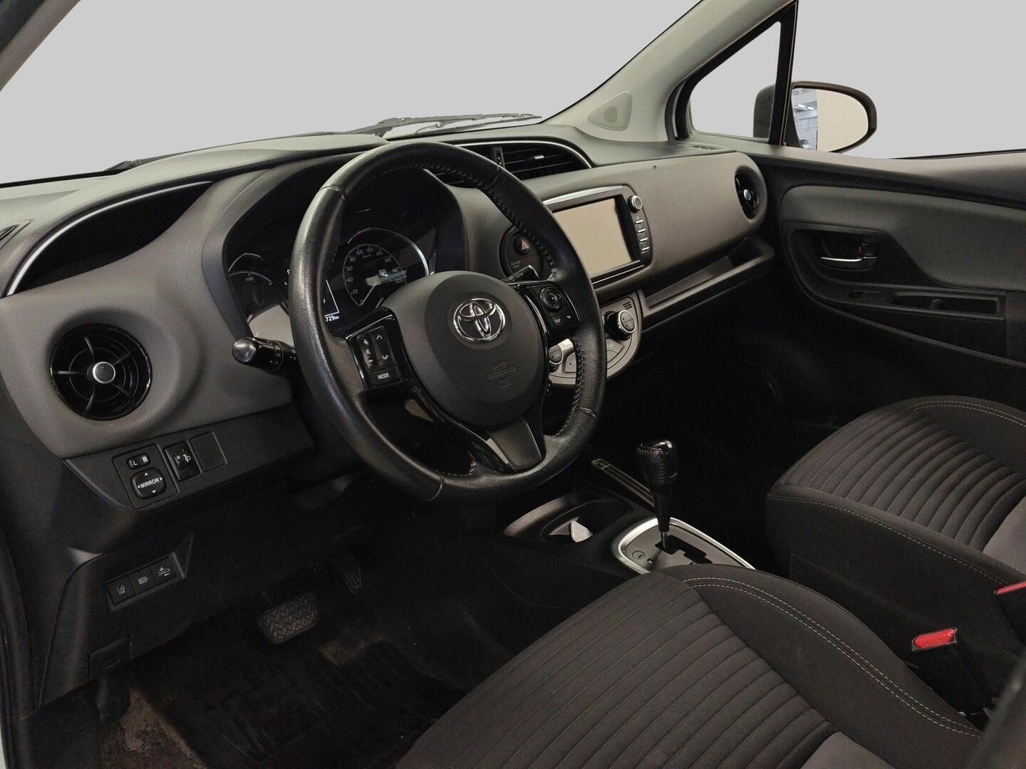 TOYOTA Yaris 2020