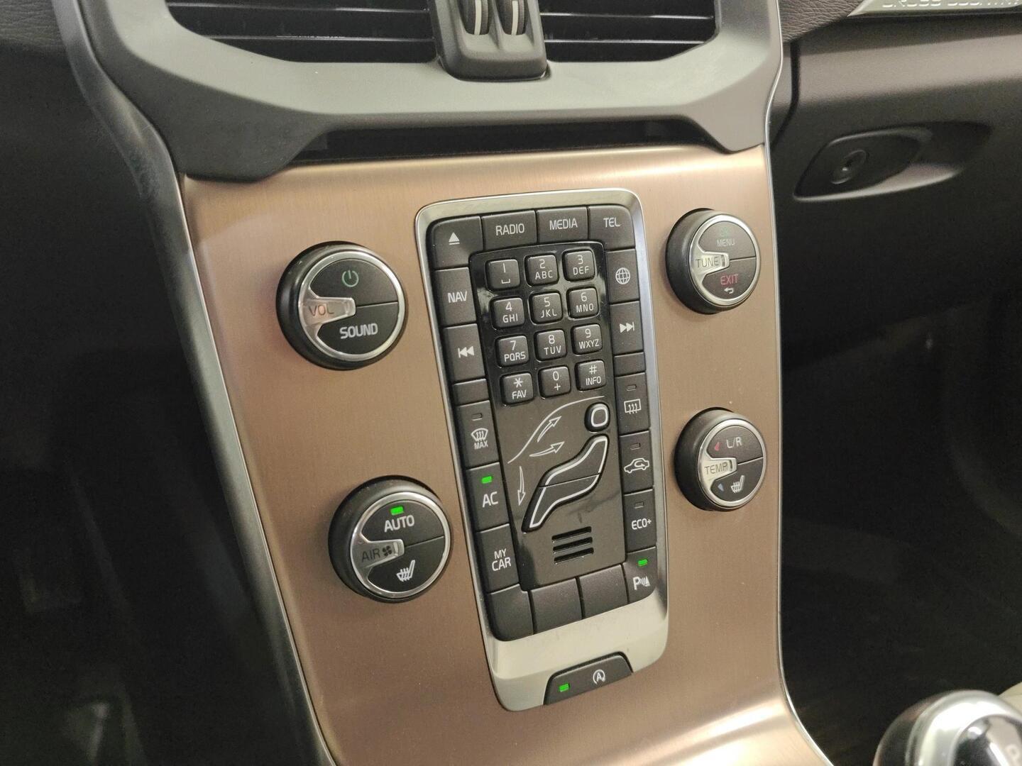 VOLVO V40 Cross Country 2018