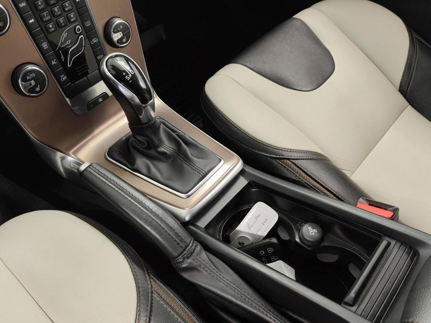 VOLVO V40 Cross Country 2018