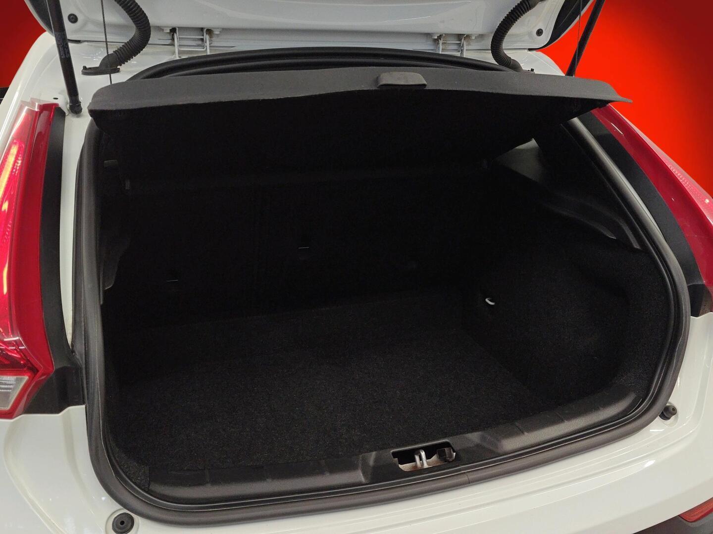 VOLVO V40 Cross Country 2018