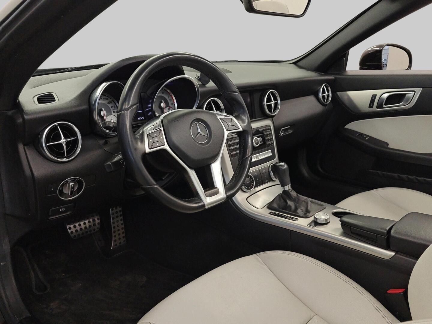 MERCEDES-BENZ SLK 2012
